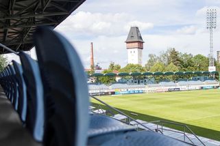 Budějovice zase sužují problémy, hráči čekají na výplaty a na sítích se objevil záhadný bílý prášek - Médium.cz
